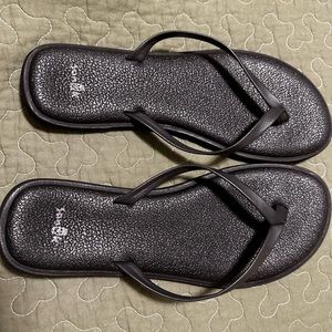 Sanuk Thin Strap Yoga Mat Flip Flop Sandals